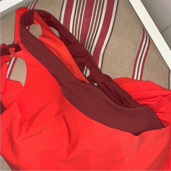 NWT Athleta 2-IN-1 Ultimate Support Top - Picture 9 of 9